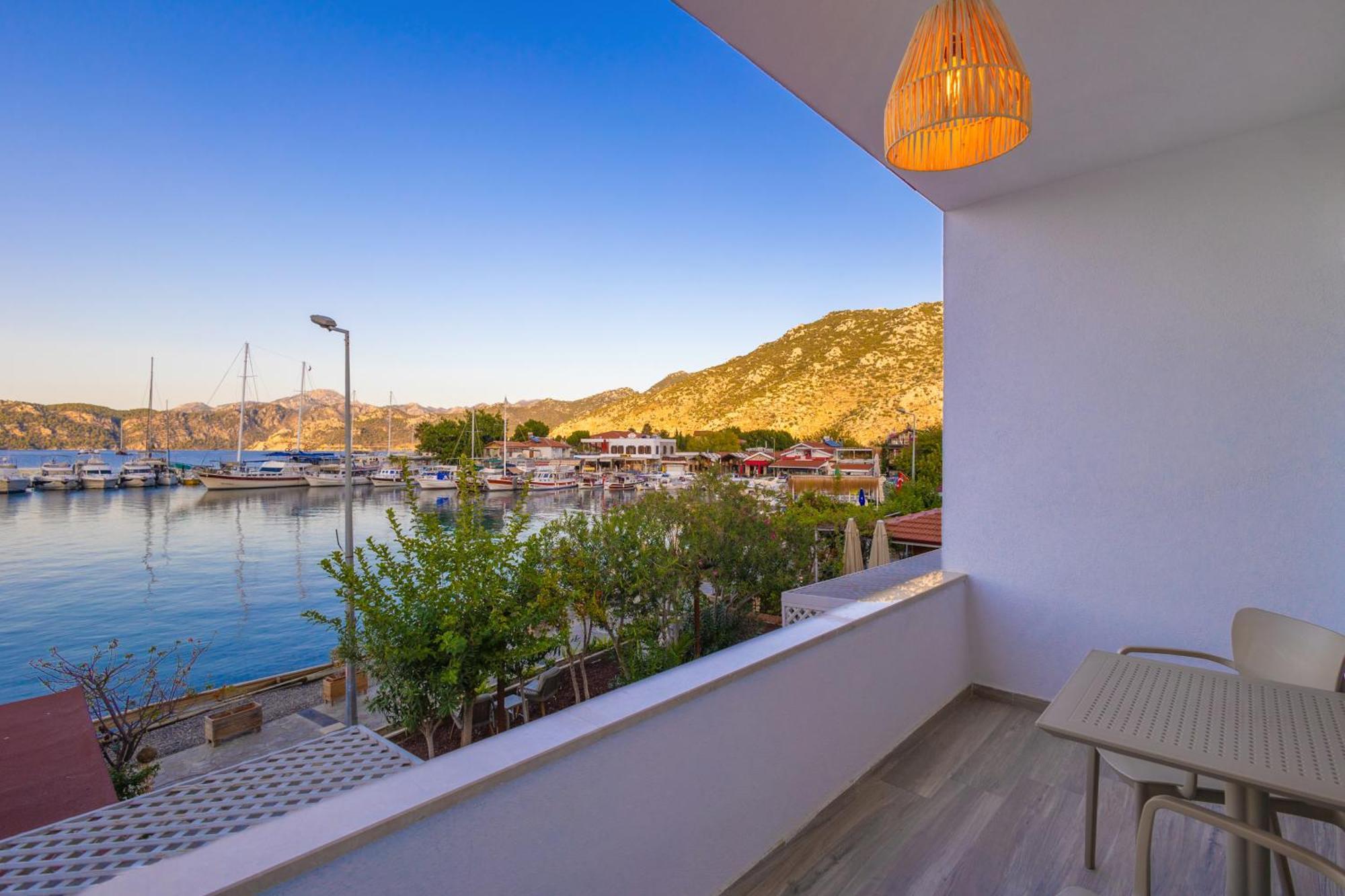 Otel Base Selimiye